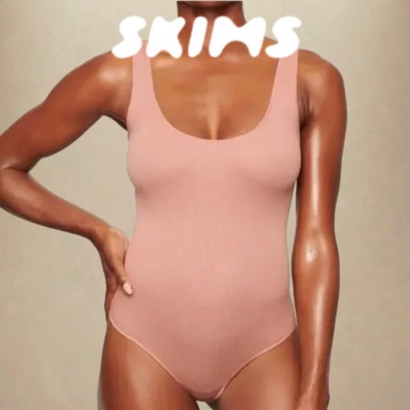 SKIMS Tops - SKIMS Stretch Rib Scoop Neck Bodysuit NWT - Small - Rose Clay